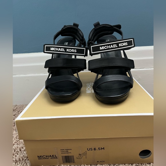 MICHAEL Michael Kors MK Demi Leather Sandal - Picture 3 of 6
